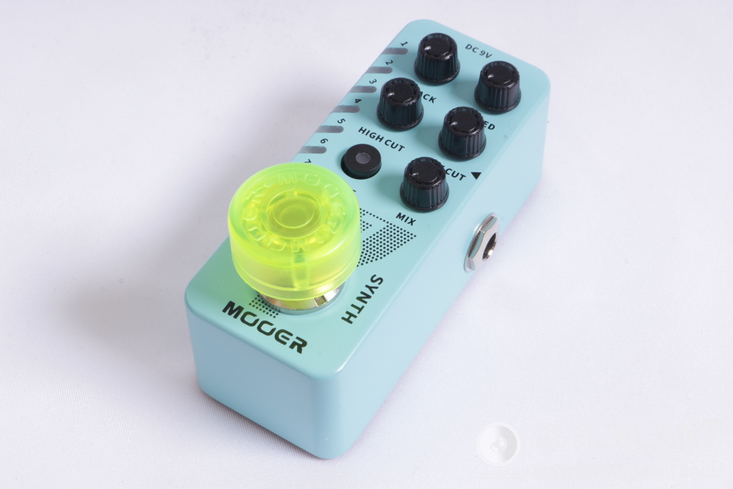 MOOER ギターシンセサイザーE7 Polyphonic Guitar Synthesizer中古