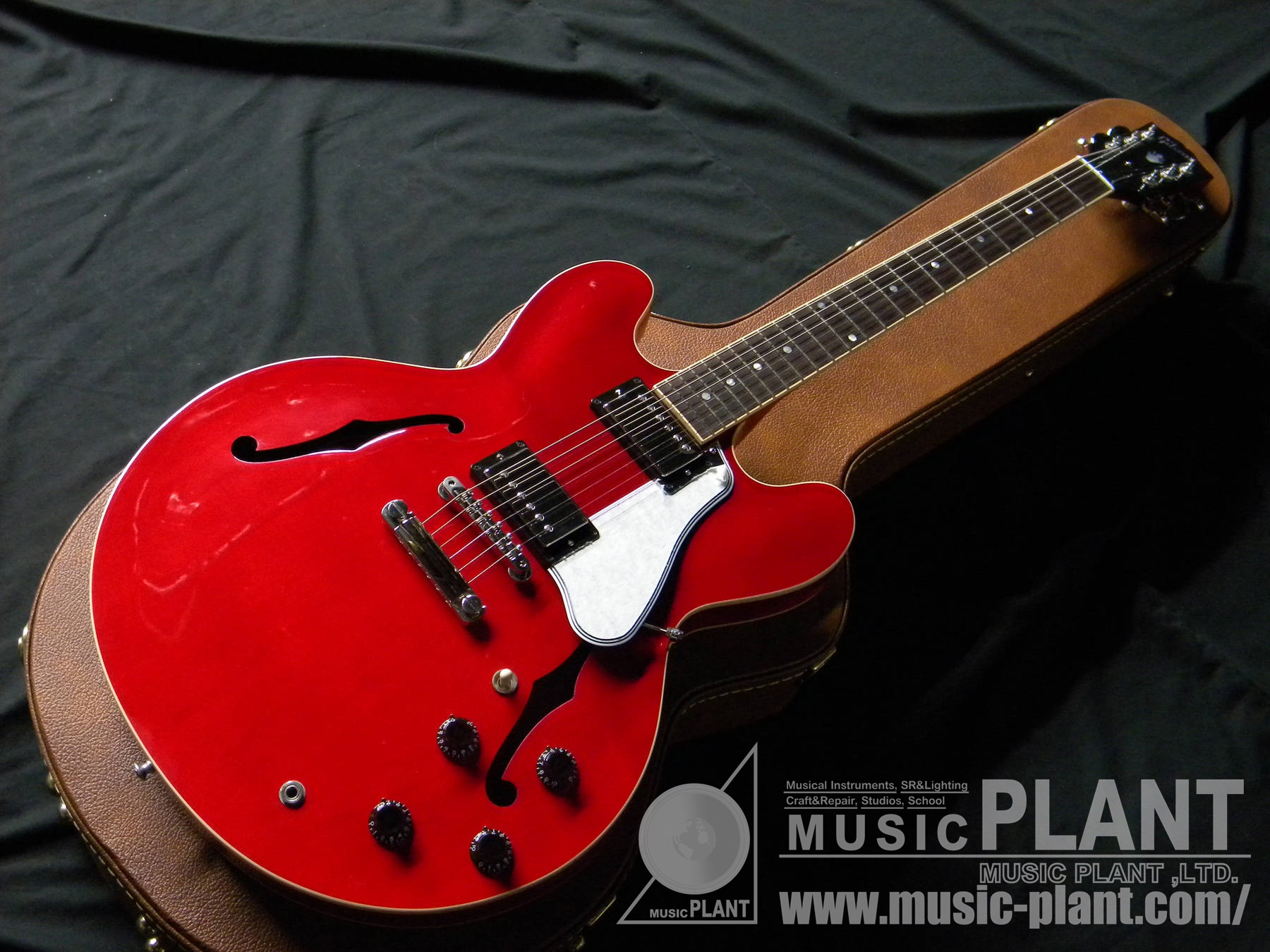 Gibson セミアコースティックギターES-335 Dot Plain Cherry新品()売却済みです。あしからずご了承ください。 | MUSIC  PLANT WEBSHOP