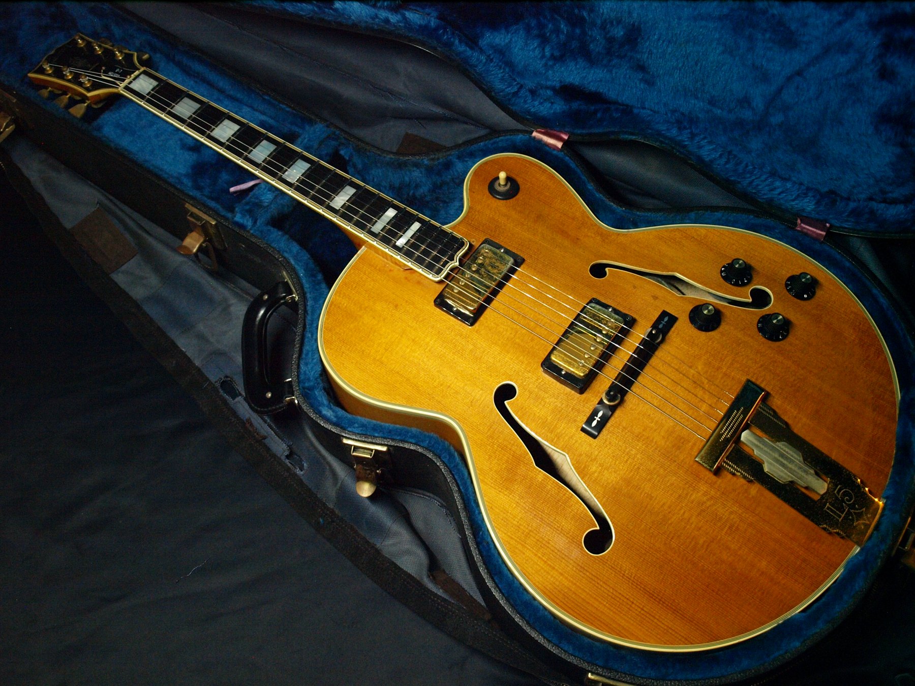 Gibson フルアコースティックギターL-5 Custom中古()売却済みです