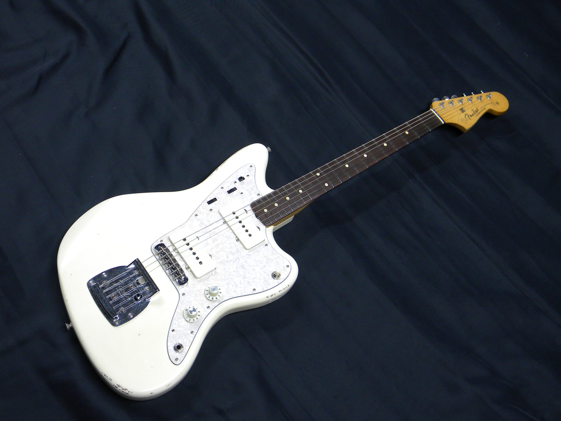 Fender ARTISTシリーズ JAZZMASTERINORAN Road Worn JAZZMASTER Olympic  White中古品()売却済みです。あしからずご了承ください。 | MUSIC PLANT WEBSHOP