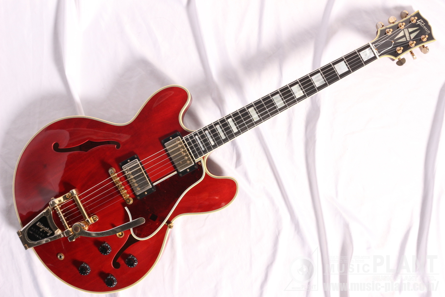 Gibson Custom Shop セミアコースティックギター2011 ES-355 with Bigsby  Cherry中古品()売却済みです。あしからずご了承ください。 | MUSIC PLANT WEBSHOP